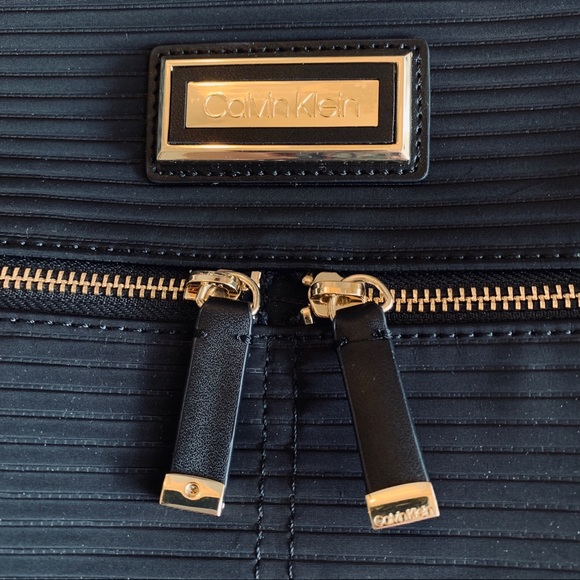 SALE | Calvin Klein Black Adjustable Shoulder Bag - Picture 4 of 8